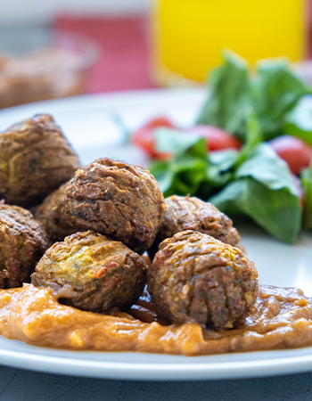 Veggie Bites And Peanut Sauce