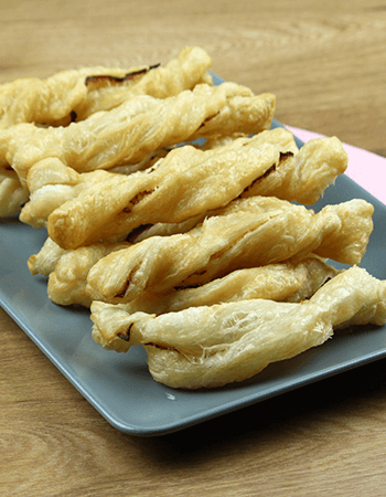 How to Make Puff Pastry Sticks with Smoked Turkey Breast