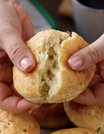 Süzme Cheese Rosemary biscuit
